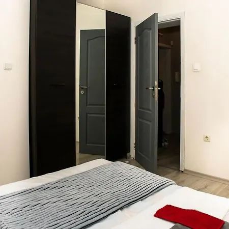 Apartamento до парк и метро Sofía