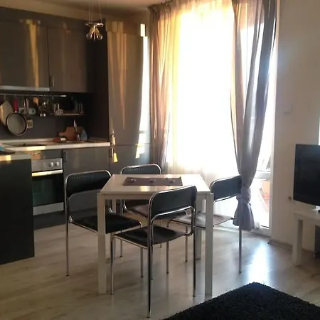 Apartamento до парк и метро Sofía