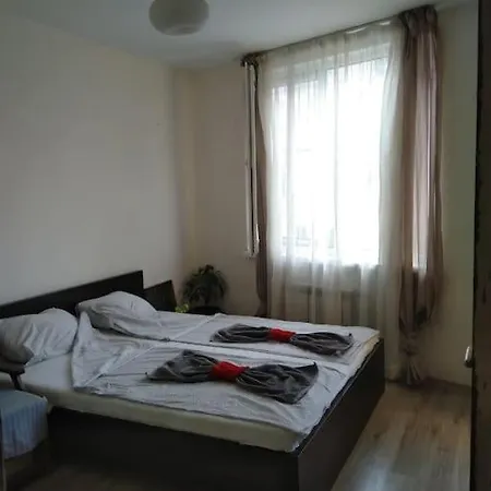 до парк и метро Apartmán