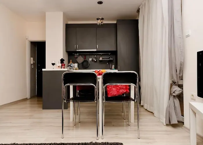 до парк и метро Apartament