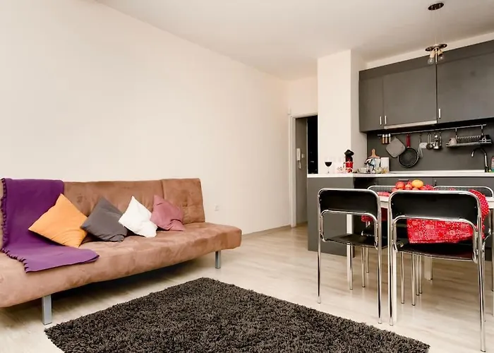 до парк и метро Apartament